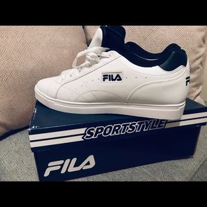 Men size 13 fila white sneakers